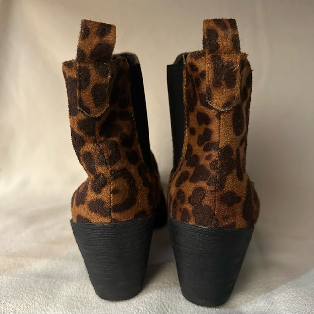 Etc. Animal Print Ankle Boots 9 - Picture 4 of 7
